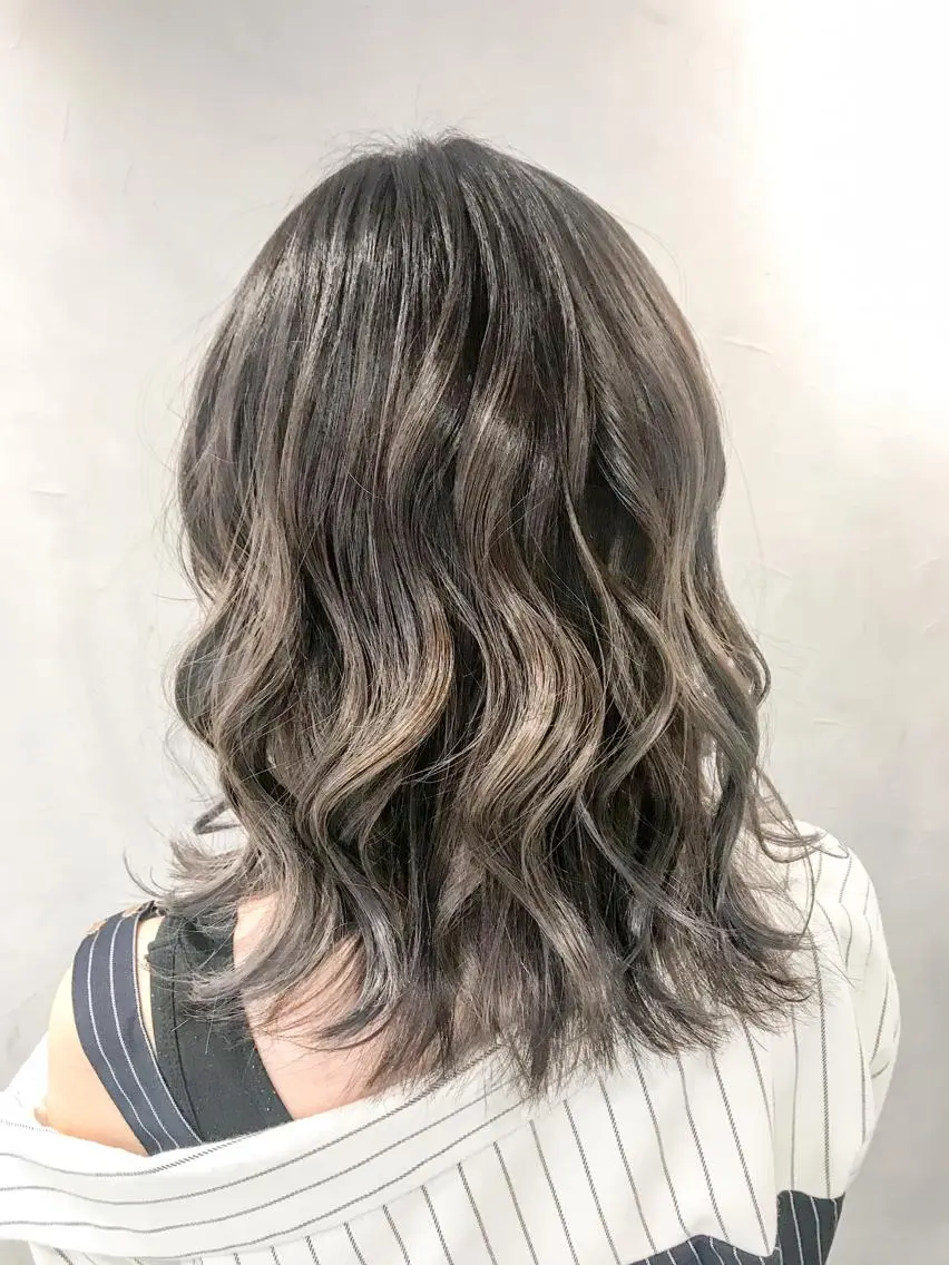 ミディアム カラー カット ヘアカラー トリートメント 江畑 匠 新宿三丁目 徒歩30秒⭐️のヘアスタイル