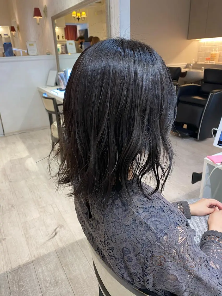 ミディアム カラー ヘアアレンジ グレージュ 福壽 優奈のヘアスタイル