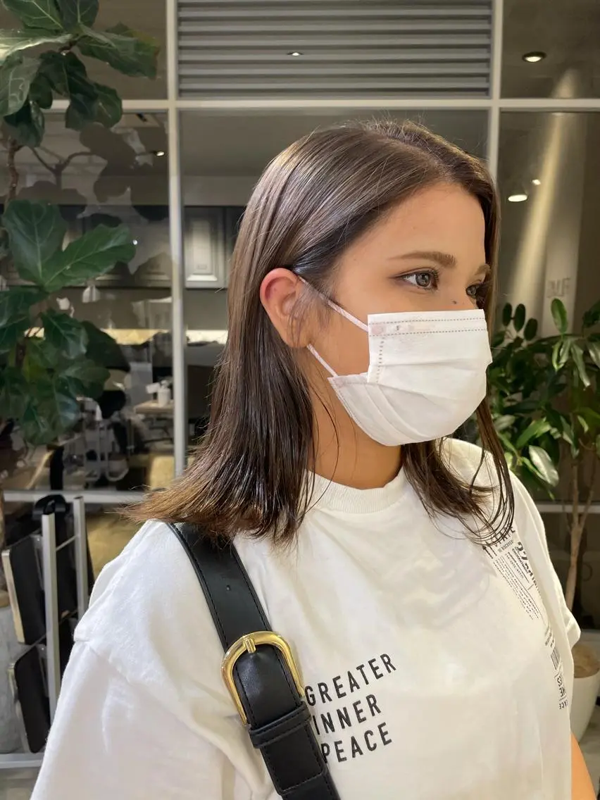 ミディアム カラー ベージュカラー ブリーチ 斉藤 瑞恵のヘアスタイル