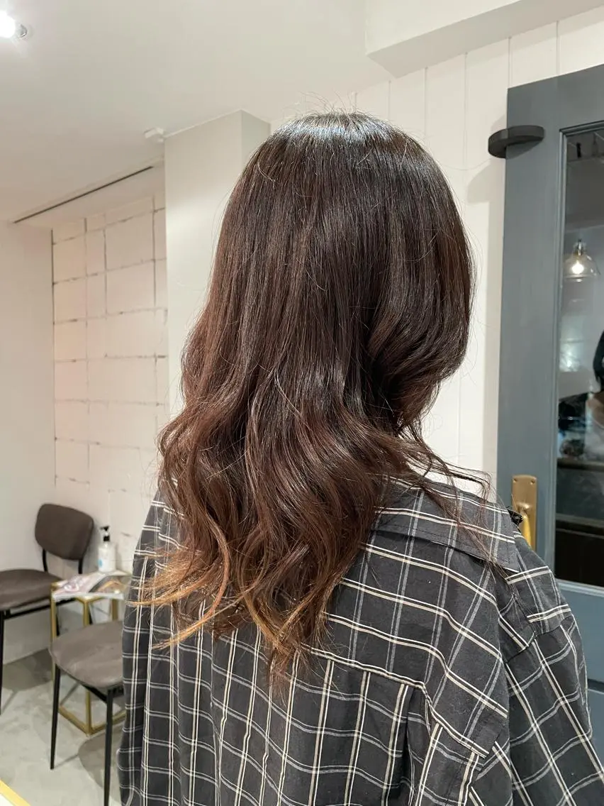 セミロング カラー セミロングパーマ 黒髪 ブルーカラー ブルーブラック 透明感カラー レイヤー♡ 石川優奈のヘアスタイル