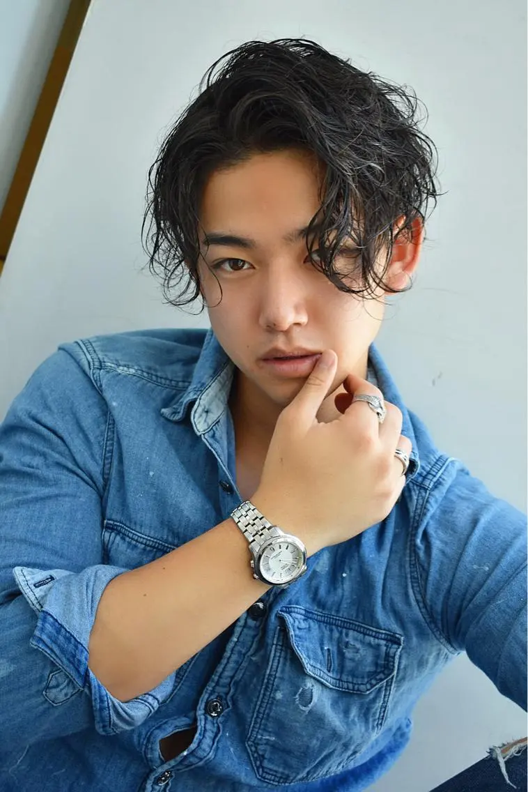 ミディアム パーマ メンズ 朝3秒で前髪が決まる クロスパーマ✂️ヒロのヘアスタイル