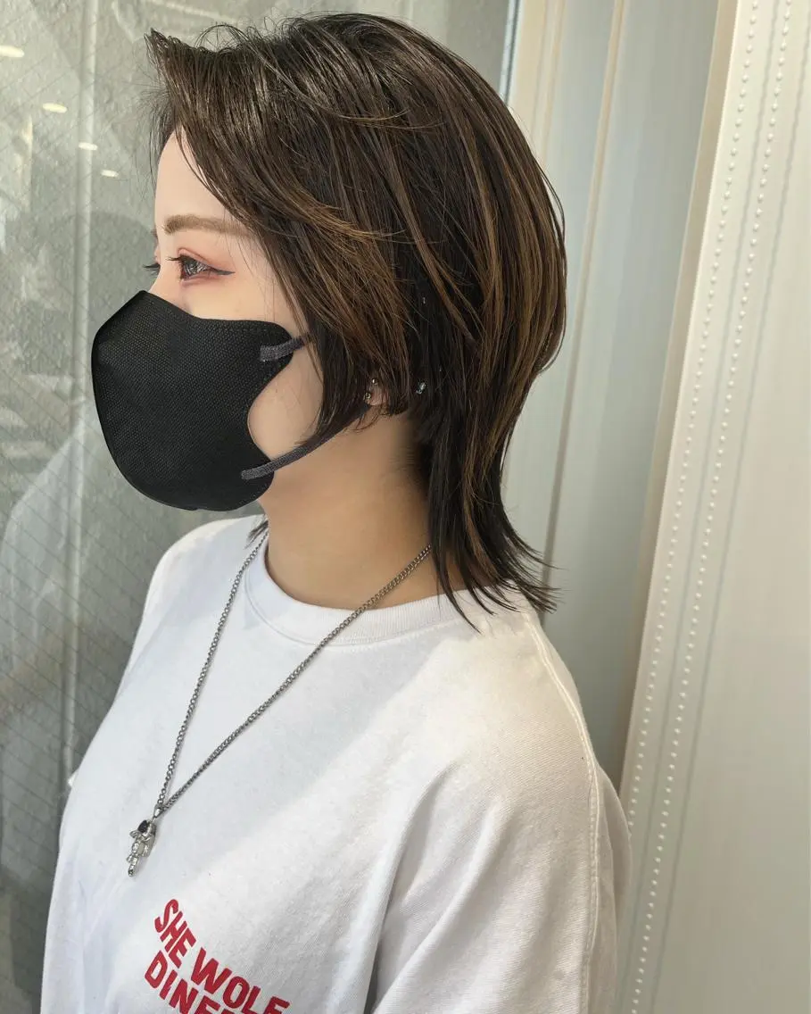 ミディアム ウルフカット ウルフカット／吉村 桃子のヘアスタイル
