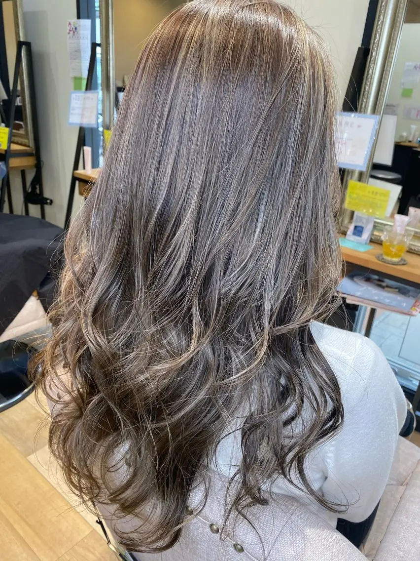 ロング ヘアカラー トップスタイリスト/ アユミのヘアスタイル