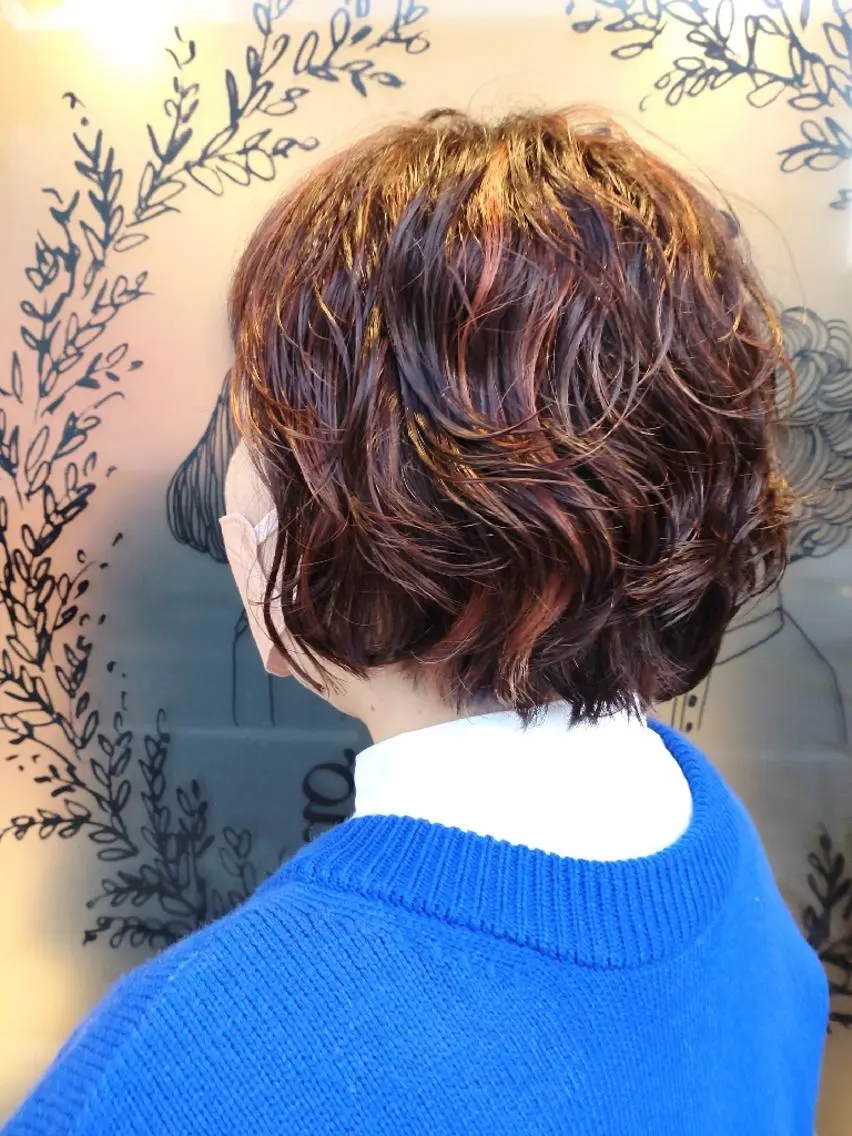 ショート パーマ カラー 大槻 百合子のヘアスタイル