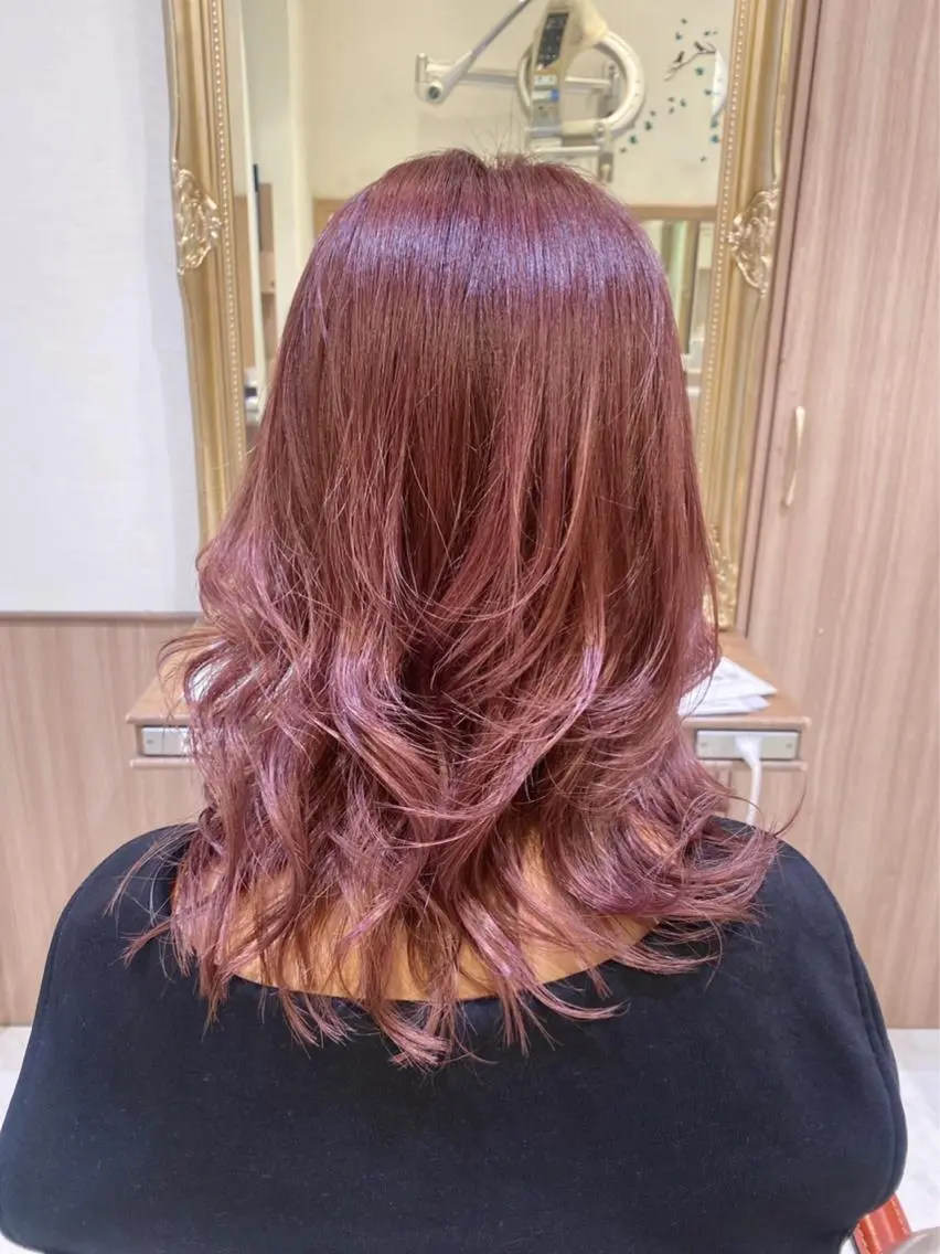 ミディアム カラー 古川 琴美のヘアスタイル