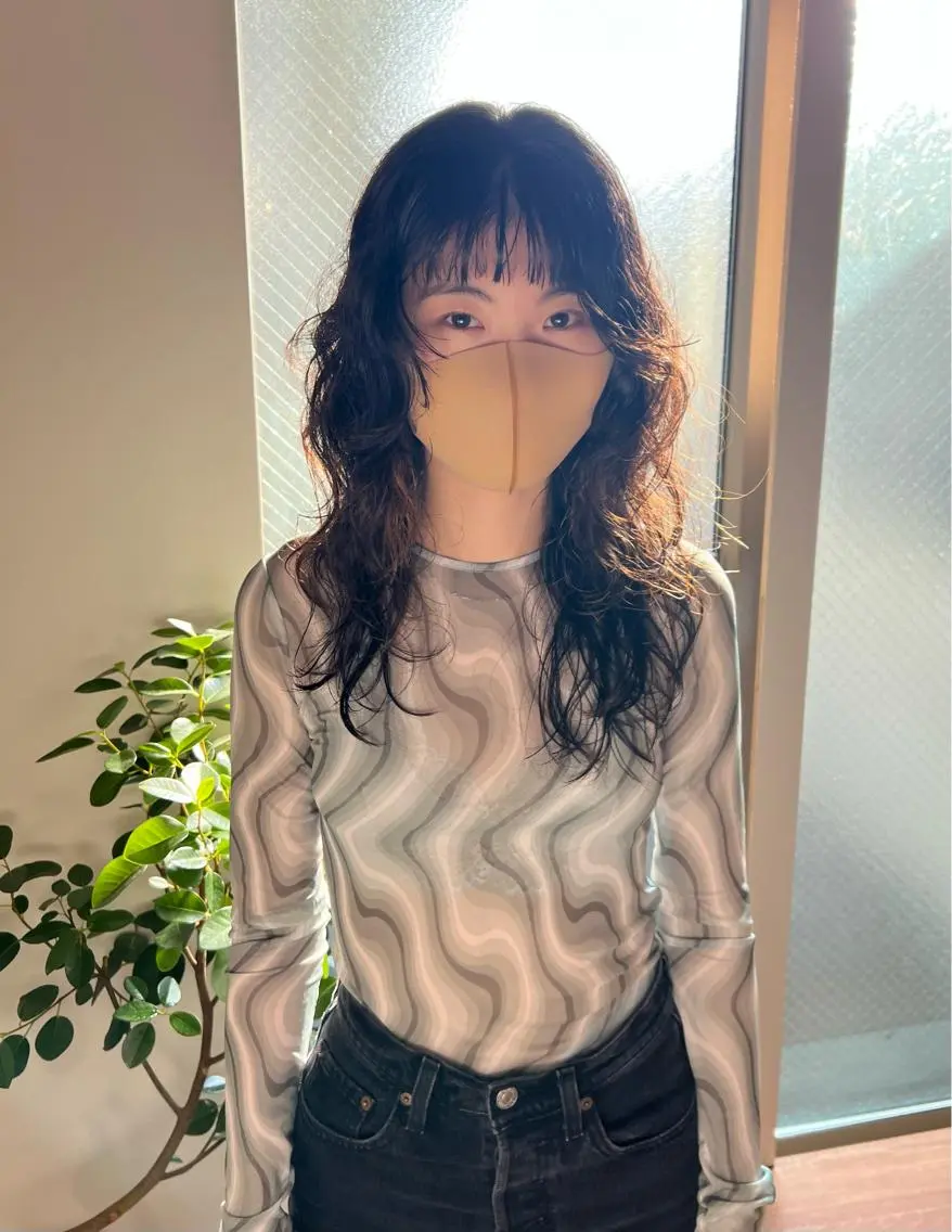 セミロング パーマ セミロングパーマ デート 顔周りカット 学生 io濱川 遥のヘアスタイル