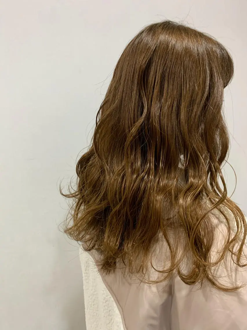 ロング カラー ブリーチ 脱白髪染め美容師 竹内涼乃のヘアスタイル