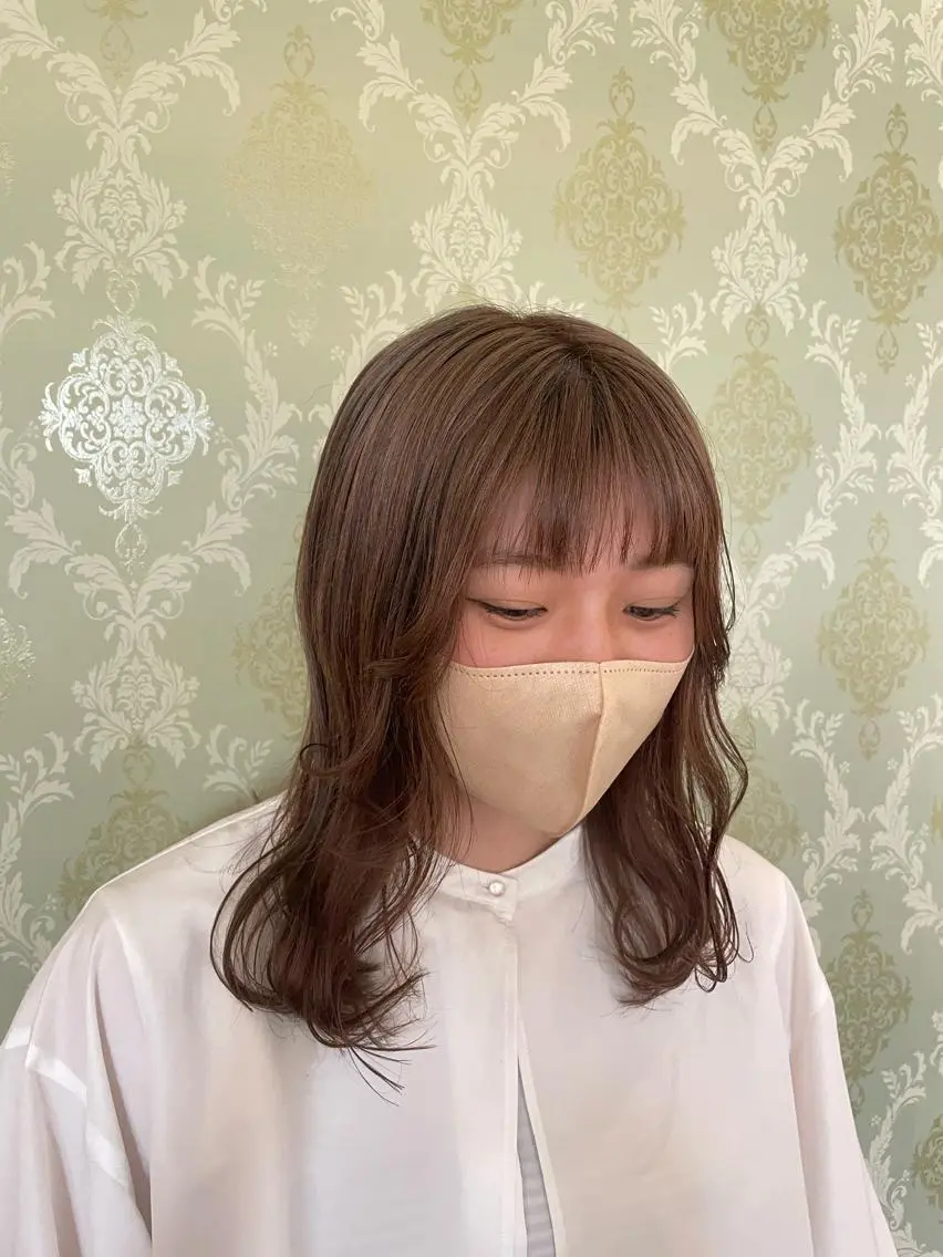 ミディアム カラー ベージュカラー EARTH中島 秋桜久のヘアスタイル