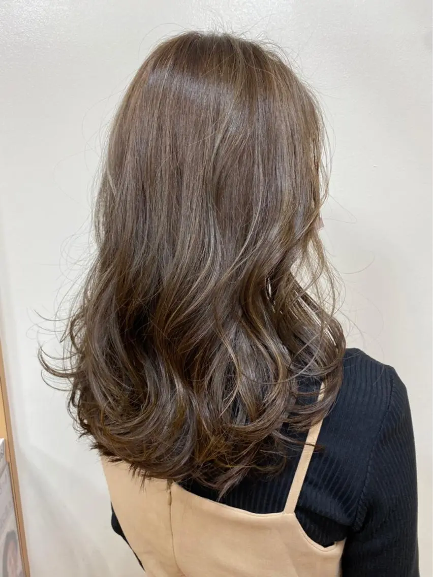 セミロング 韓国ヘア 🤍中西麻友🤍のヘアスタイル
