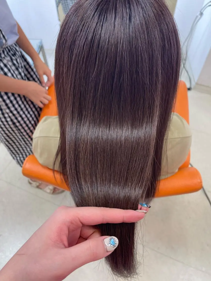 ロング カラー 鶴﨑 美優亜のヘアスタイル