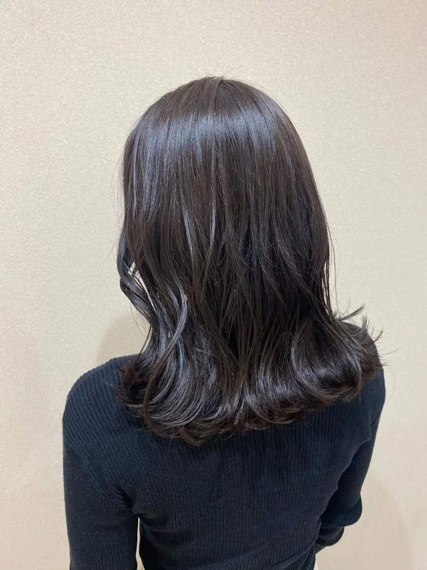 ミディアム ヘアカラー トリートメント ヘッドスパ mina .のヘアスタイル
