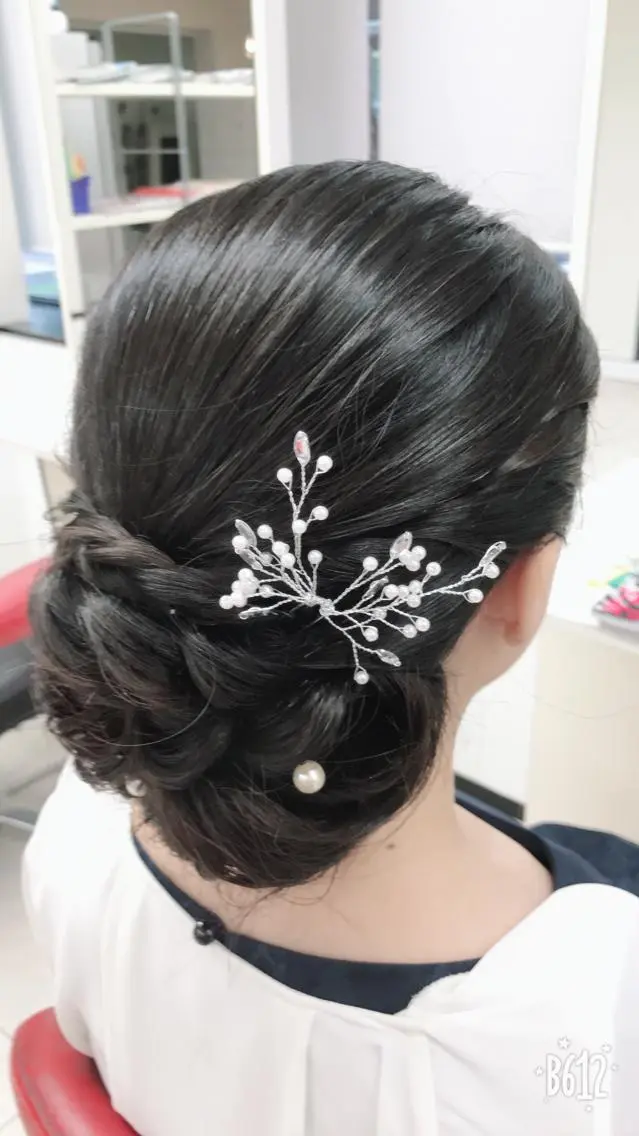 セミロング ヘアアレンジ 石川 奈緒子のヘアスタイル