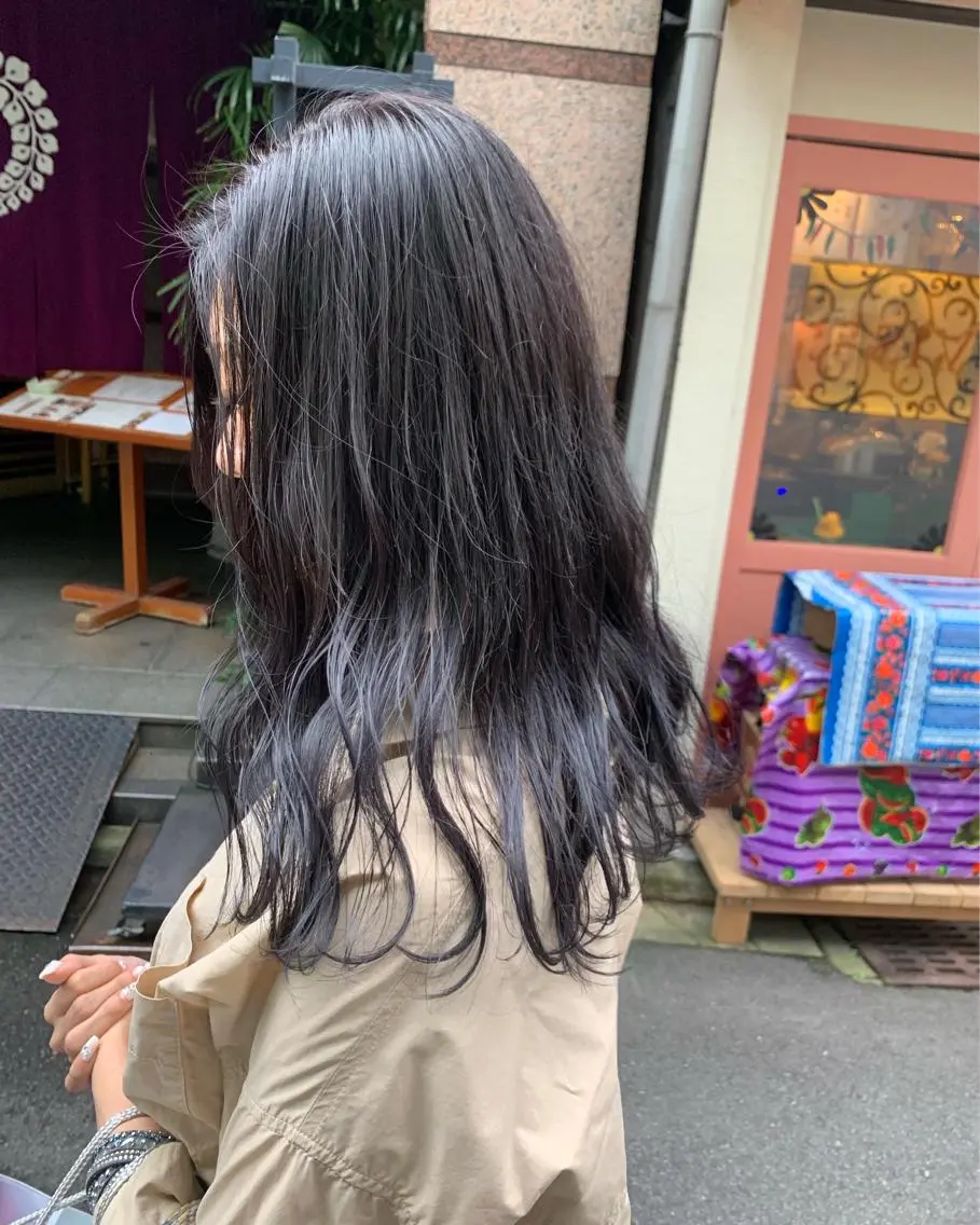 ミディアム カラー カット ヘアカラー トリートメント レイヤーカット 西村あきやのヘアスタイル