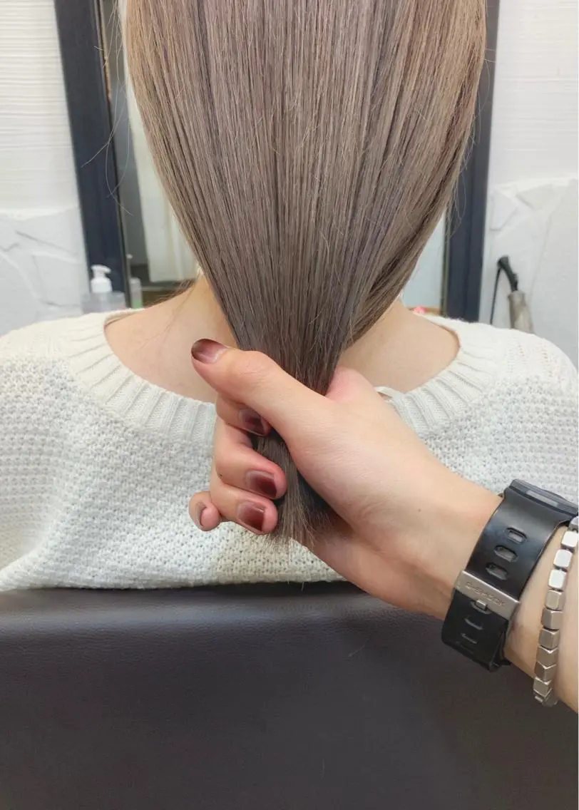 ミディアム カラー ベージュカラー ミルクティーベージュ カット ヘアカラー トリートメント 矢野 晃平のヘアスタイル