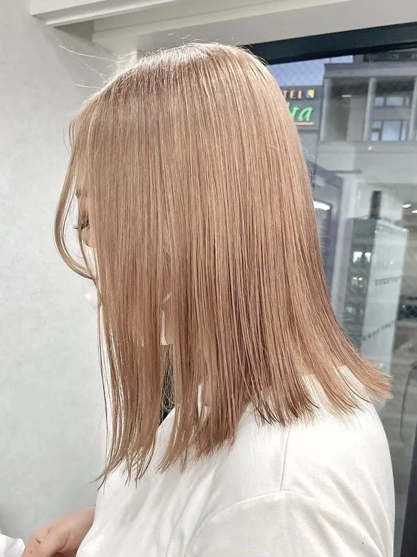 セミロング カラー ベージュカラー 透明感カラー ピンクカラー ピンクベージュ うる艶/ハイトーン 🎀hina🎀のヘアスタイル