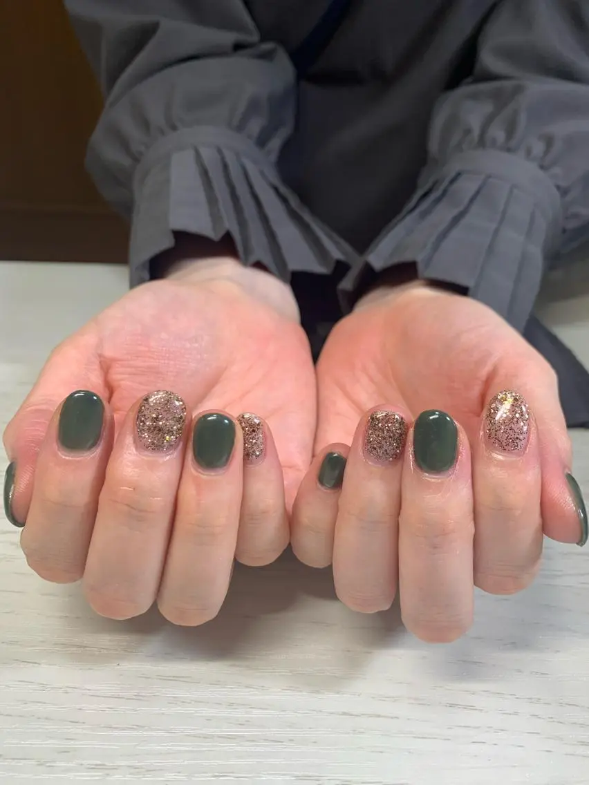 ネイル グリーン ワンカラーネイル SAKU nail 作島茜のネイルデザイン