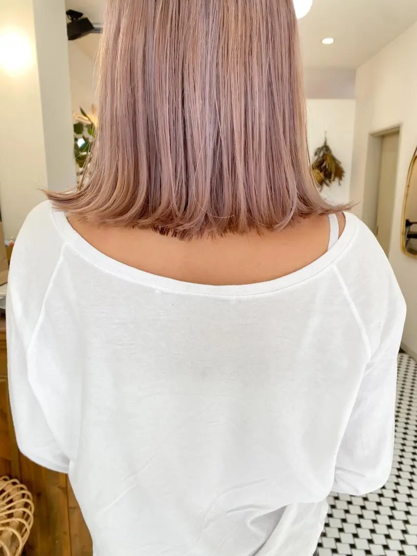 ミディアム カラー 顔周りレイヤーカット ブリーチminamiのヘアスタイル