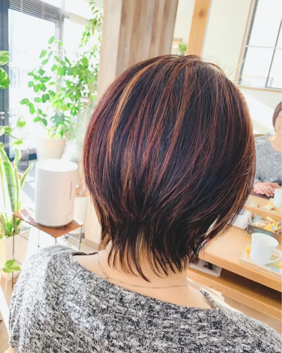 ショート カラー カット 新保 佳世のヘアスタイル