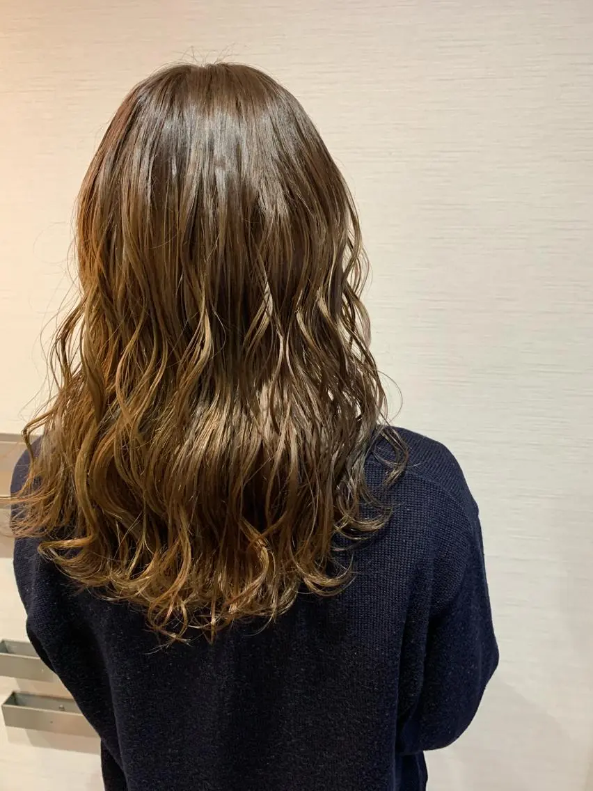 セミロング カラー 蓮見友里 PiSTA／portのヘアスタイル