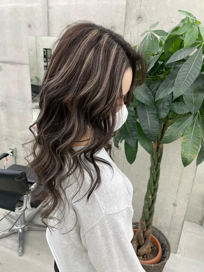 セミロング 手島 カミラのヘアスタイル