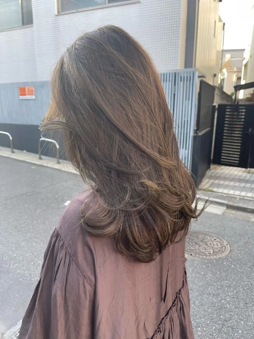 セミロング カラー ベージュカラー オリーブベージュ ヘアカラー トリートメント ヘッドスパ ヘアセット 透明感/レイヤー スタイル🤎mamiのヘアスタイル