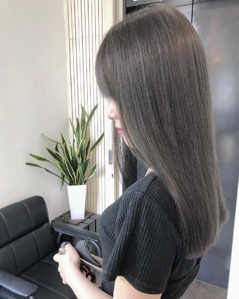 セミロング カラー ヘアアレンジ 透明感/レイヤー 🇰🇷tomonaのヘアスタイル