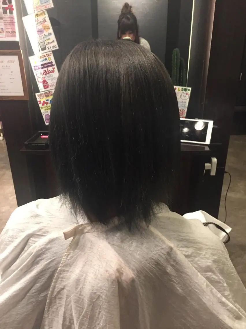 ミディアム 金澤 愛のヘアスタイル