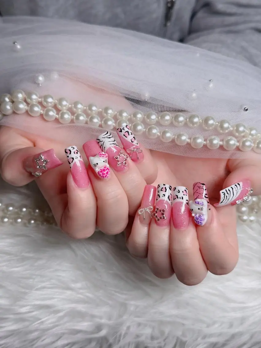 ネイル フレンチネイル ジェルネイル ハロウィン 韓国ネイル マグネットネイル ハンドネイル H.baby Nail Salonのネイルデザイン