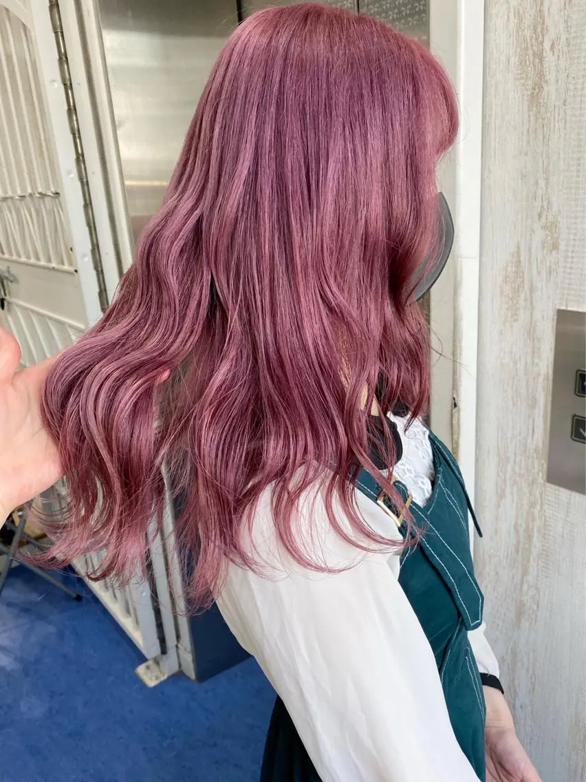 カラー white.梅田 デザインカラー🦄のヘアスタイル