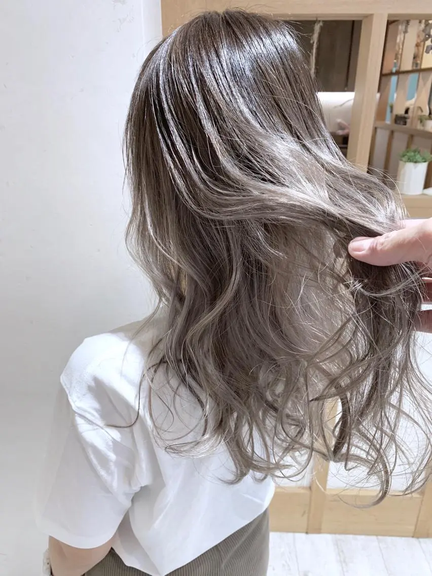 ロング カラー パーマ ヘアアレンジ アディクシーカラー ベージュカラー グラデーションカラー ホワイトベージュ ヘアカラー トリートメント 縮毛矯正/美髪 髪質改善/石田幸輔のヘアスタイル