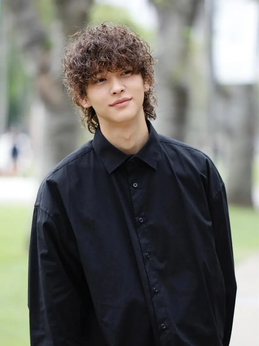 パーマ メンズ メンズパーマ メンズウルフカット ウルフカット 加藤 佑哉のヘアスタイル