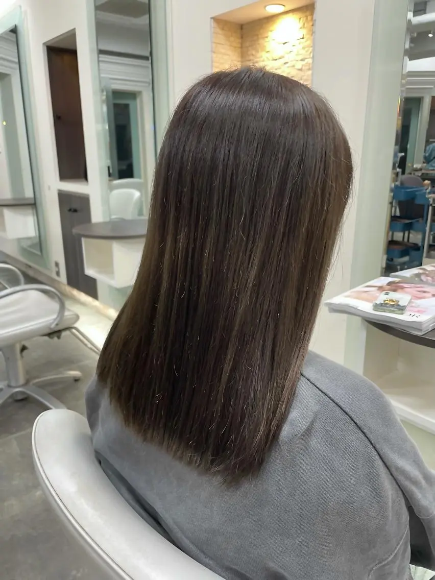 ミディアム カラー 透明感カラー グレージュ カット ヘアカラー トリートメント ショート/韓国ヘア Moto✂︎のヘアスタイル