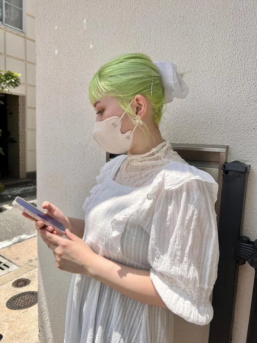 ミディアム カラー ヘアアレンジ ブリーチカラーが人気 onnuのヘアスタイル