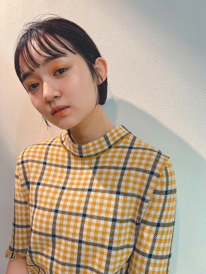 ショート カラー 顔周りレイヤーカット ブリーチminamiのヘアスタイル