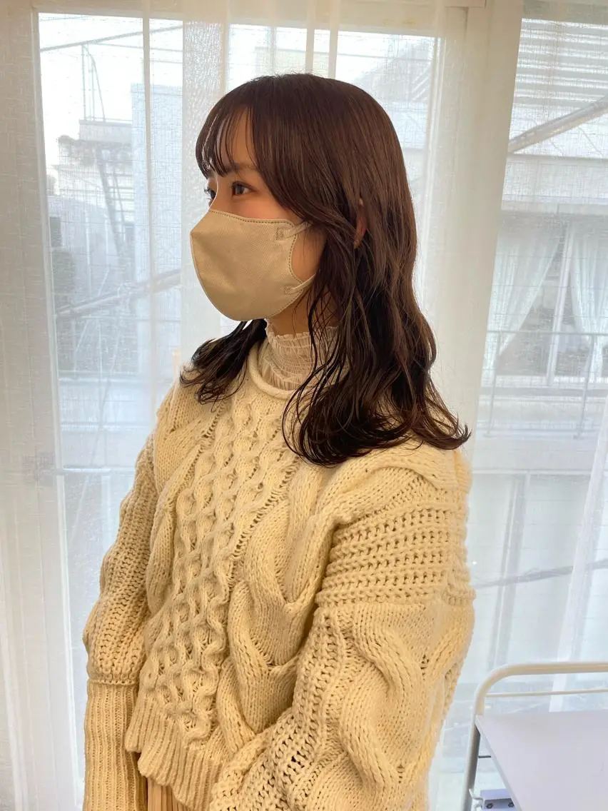 セミロング カラー ベージュカラー ブリーチ ダブルカラー ブリーチなしカラー カット ヘアカラー トリートメント レイヤーカット🎀 kanaのヘアスタイル