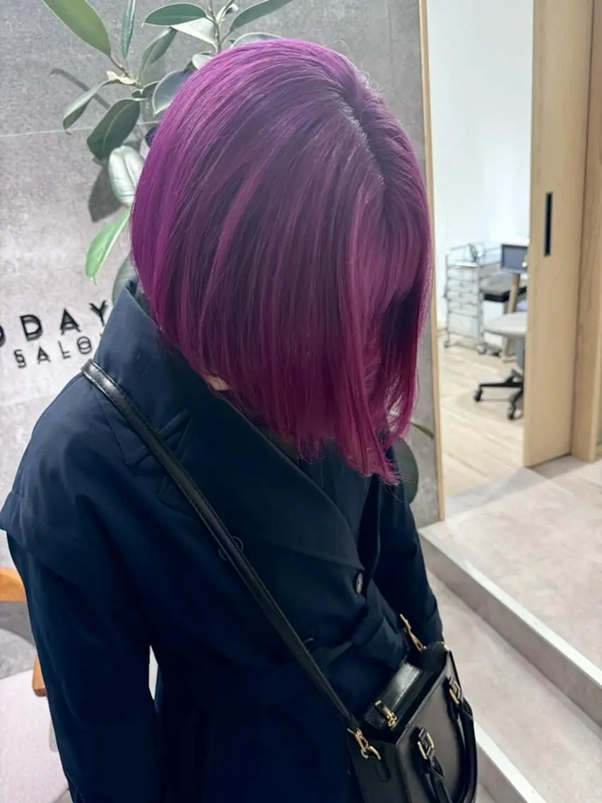 ミディアム ブリーチ×派手髪🎨 岡山駅🌈こうすけのヘアスタイル