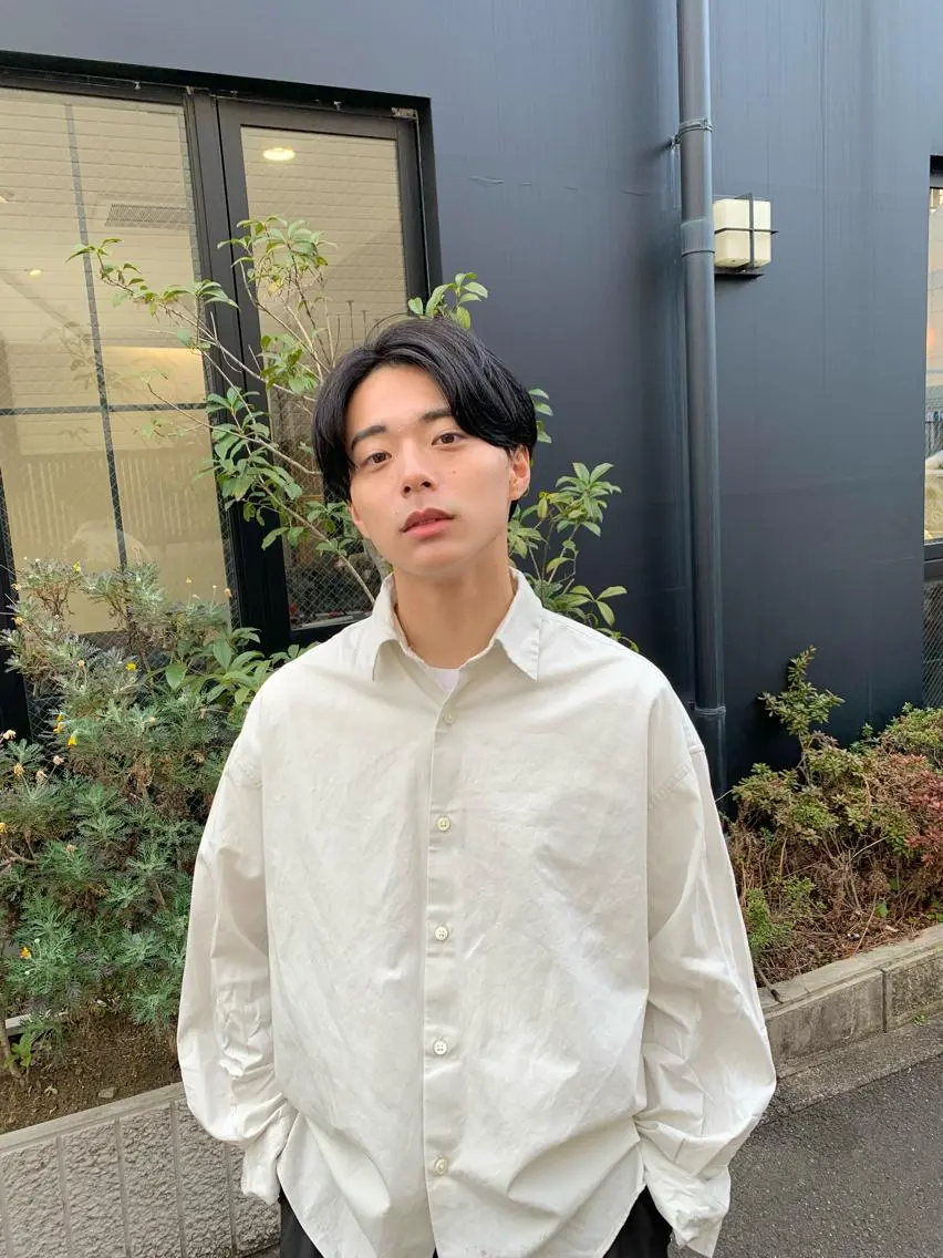 ショート メンズ センターパート チバ タクミのヘアスタイル