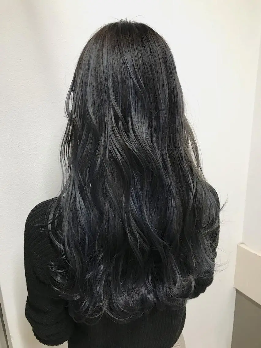 セミロング カラー ブルーカラー ブルーグレー ブルーグレージュ グレージュ カット ヘアカラー lani ブリーチ /ダブルカラーのヘアスタイル