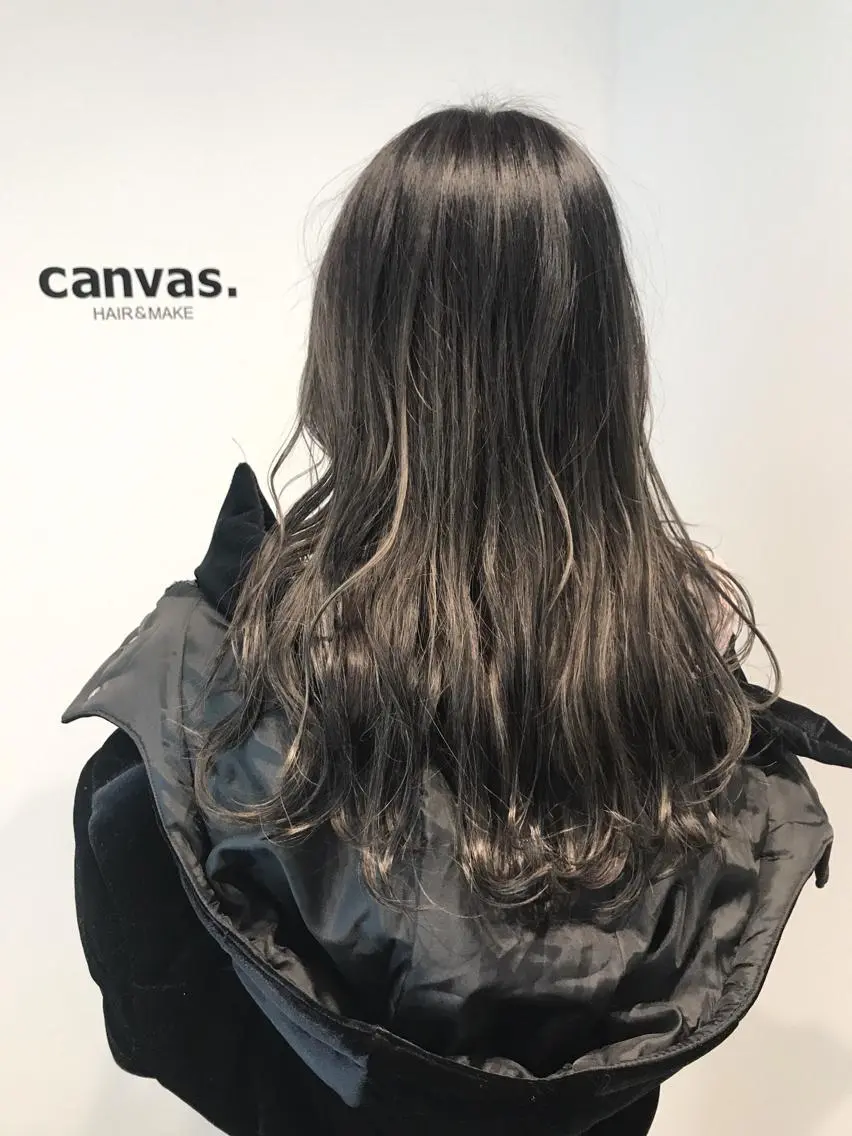 カラー グレージュ ハイライトカラー カット ヘアカラー トリートメント ショートヘア💫 ハイトーン西田拓馬のヘアスタイル
