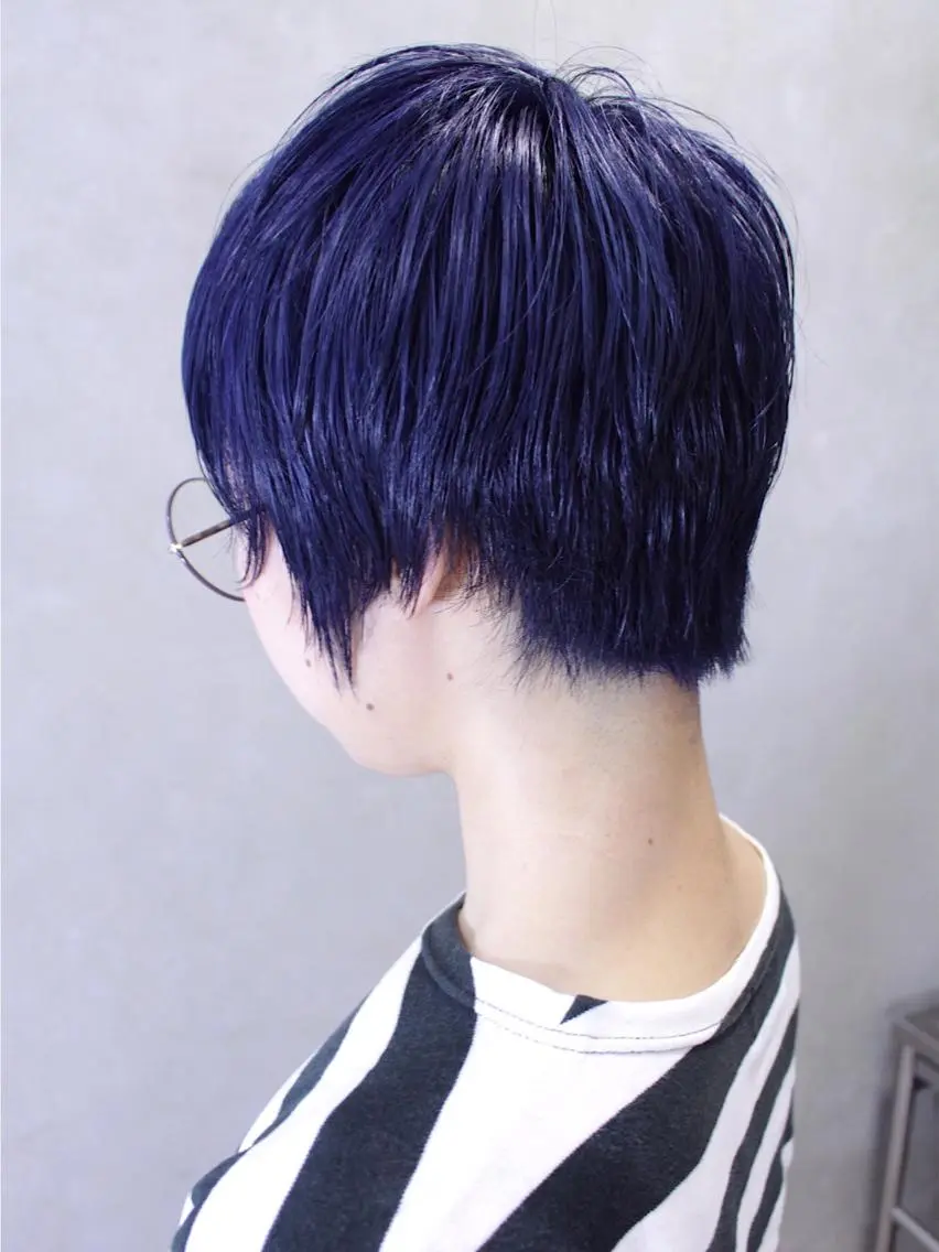ショート カラー ヘアアレンジ ブルーカラー ネイビーカラー ヘアカラー トリートメント lani ブリーチ /ダブルカラーのヘアスタイル