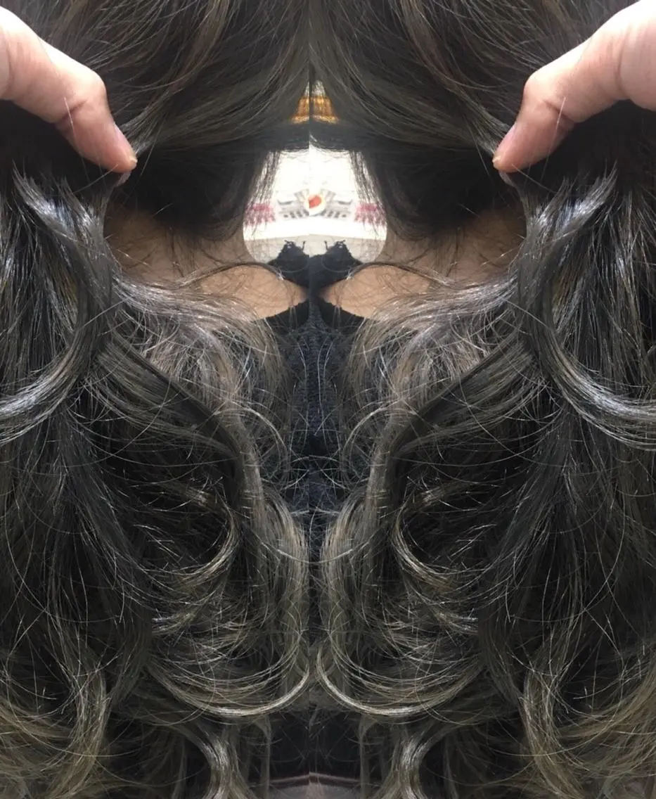 ロング カラー パーマ ヘアアレンジ Device ディバイスのヘアスタイル