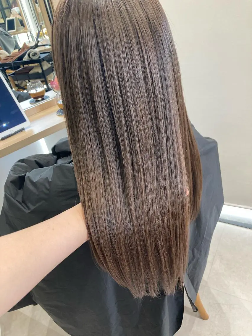 セミロング ヘアカラー トリートメント ✨色持ちの良い艶 カラー✨蟹江真世のヘアスタイル