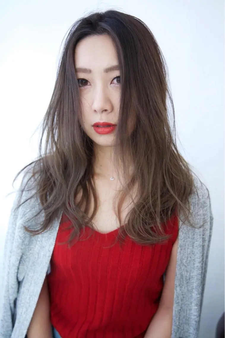ロング カラー 透明感カラー ハイライトカラー ハイライト fio マナミのヘアスタイル