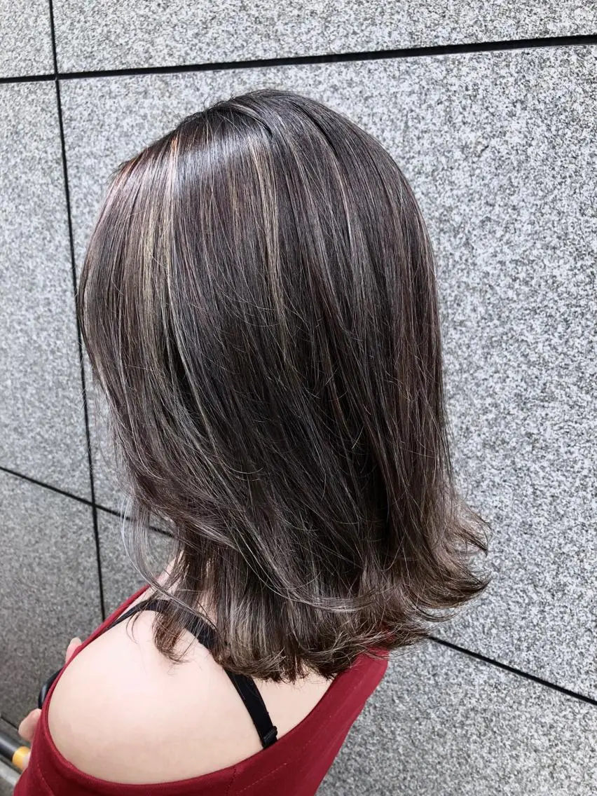 ミディアム ハイライト 田村拓巳 韓国風、髪質改善のヘアスタイル