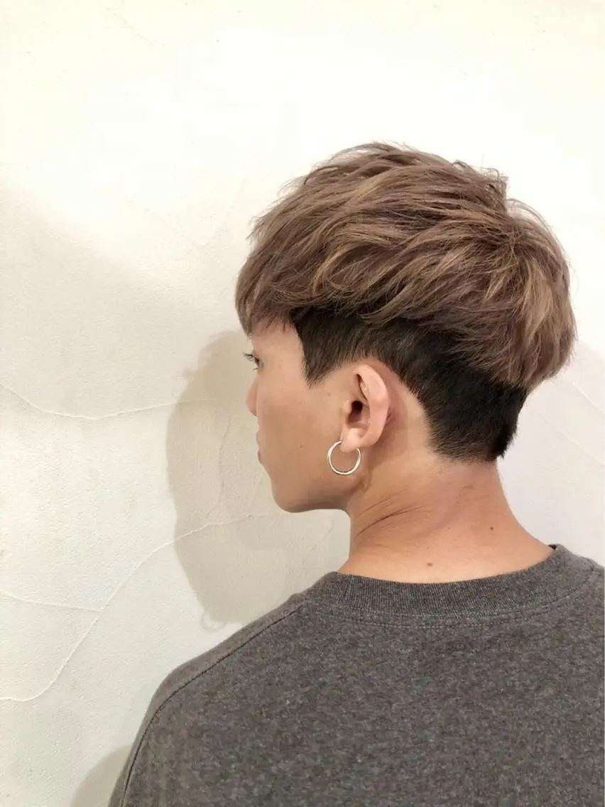 ショート カラー ベージュカラー ミルクティーベージュ ヘアカラー 乳井 悠香のヘアスタイル