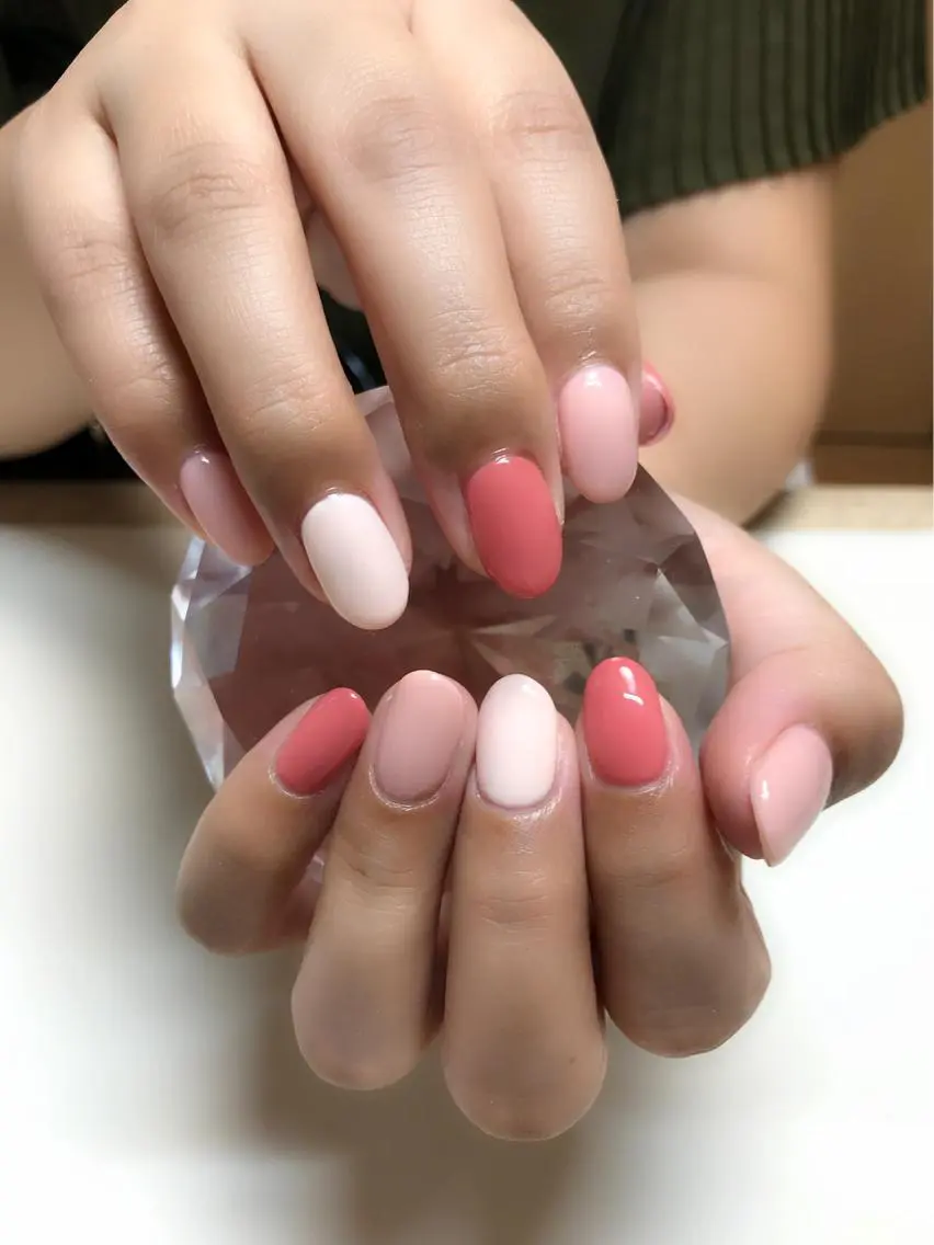 ネイル シンプルネイル 'mm  (ミリ) ＭＡＮＡＭＩのネイルデザイン