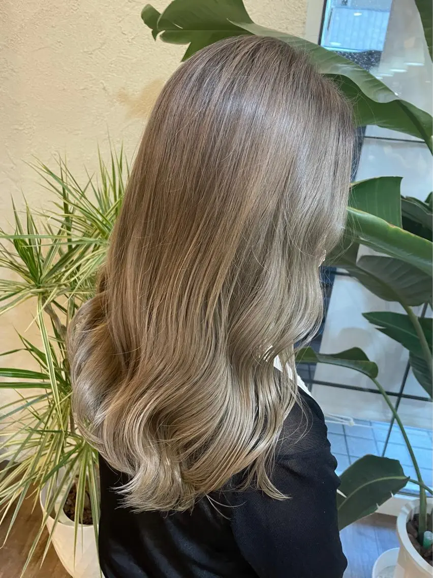 ロング カット ヘアカラー トリートメント しもかわ かほのヘアスタイル