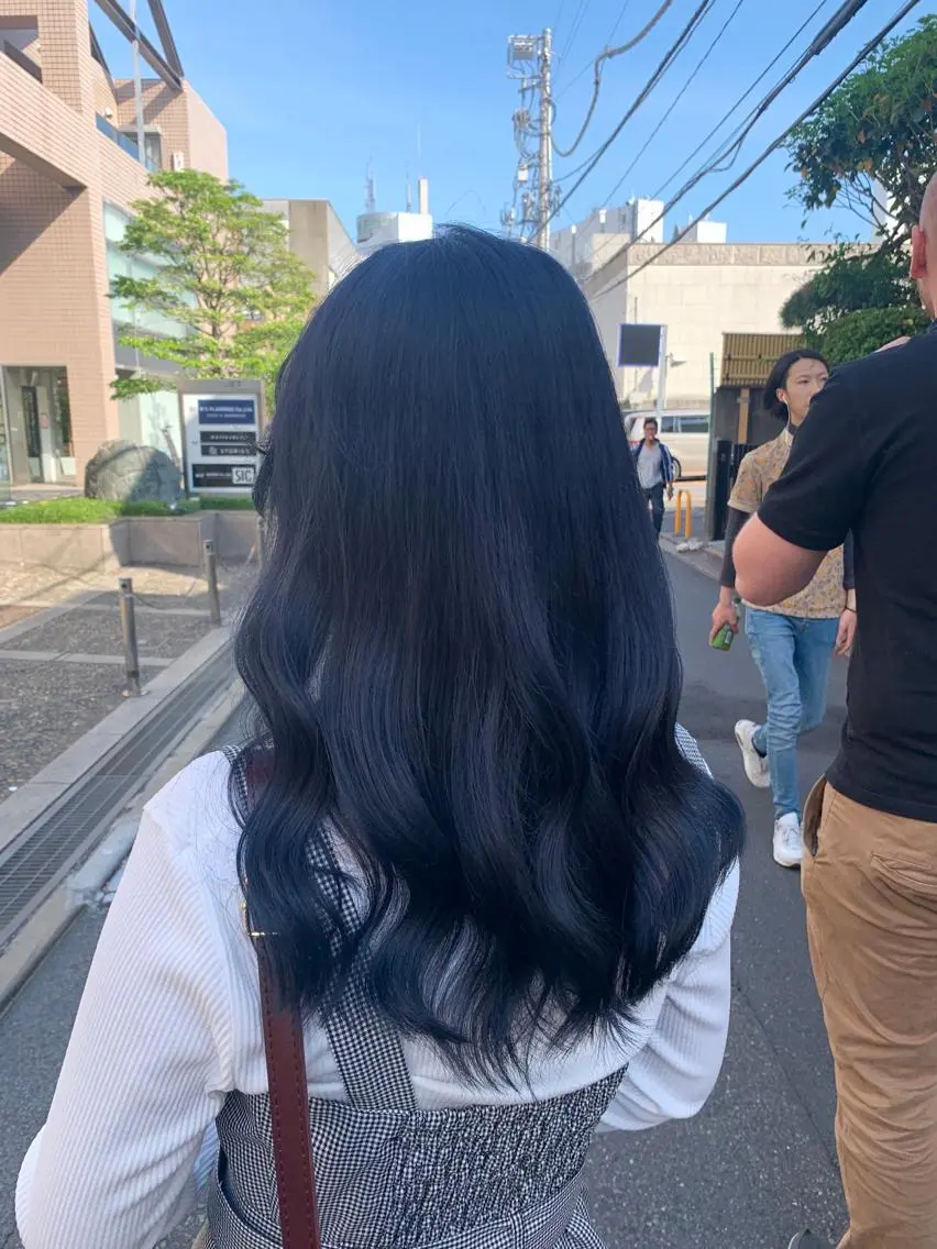 ミディアム カラー ブルーカラー ネイビーカラー 色落ちまでキレイに! !女性サロンのヘアスタイル
