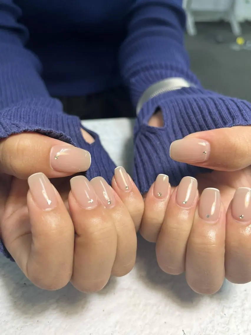 ネイル フレンチネイル ニュアンスネイル ワンカラーネイル ストーンネイル 優奈ティン atelier-01のネイルデザイン