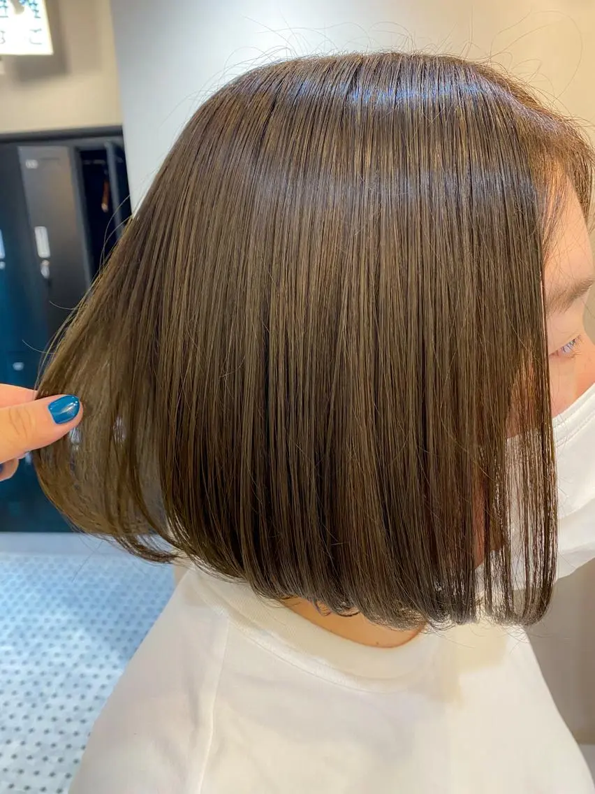 ミディアム カラー ベージュカラー オリーブベージュ ボブ louwe 武藤幸世のヘアスタイル